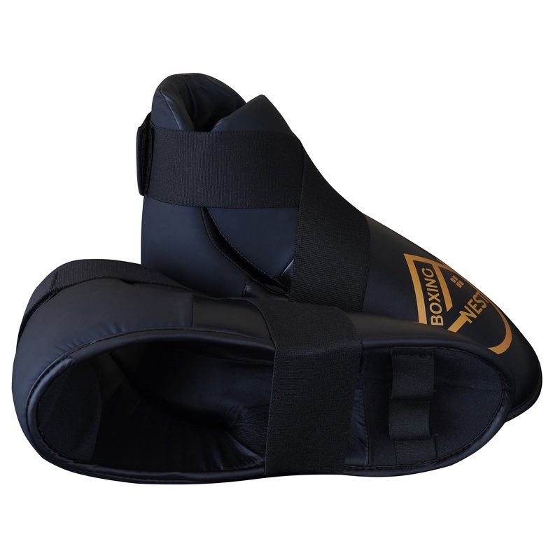 Foot protectors for kickboxing, padded instep and toe
